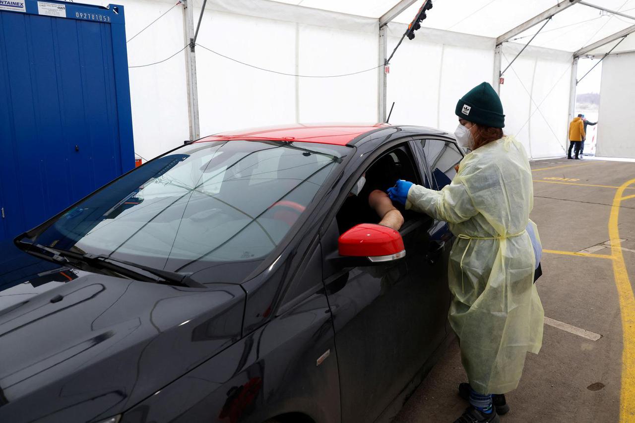 Berlin opens its first drive-in vaccination center