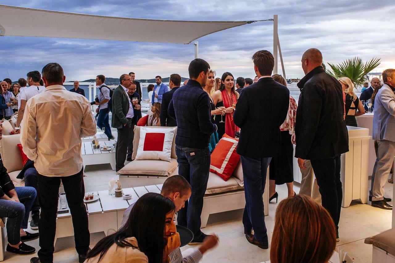 Portus Beach Club
