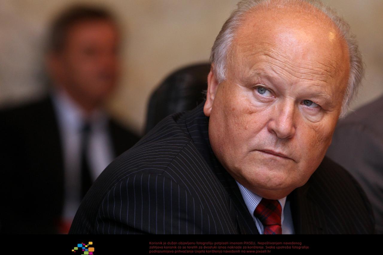 '28.09.2012., Zagreb - 5. susret kluba izvoznika odrzan je u HPB-u. Slavko Linic ministar financija.  Photo: Goran Stanzl/PIXSELL'