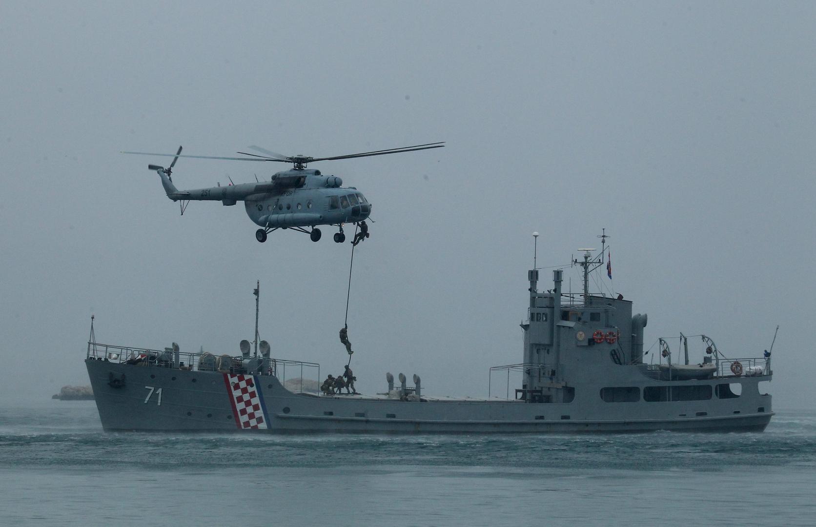 Uz predstavnike tvrtki izlagača i organizatora, otvorenju su nazočili izaslanik predsjednika i potpredsjednik Vlade i ministar obrane RH Damir Krstičević, izaslanik i savjetnik za obranu i nacionalnu sigurnost predsjednice Republike Hrvatske i vrhovne zapovjednice Hrvatske vojske Zrinko Petener, načelnik Glavnog stožera OSRH general zbora Mirko Šundov, direktor tvrtke organizatora izložbe TNT Production Justin Webb, izaslanik predsjednika Hrvatskog sabora Petar Škorić, gradonačelnik Splita Andro Krstulović Opara, župan Splitsko-dalmatinske županije Blaženko Boban, ministri obrane i načelnici glavnih stožera oružanih snaga partnerskih i prijateljskih zemalja te čelnici državnih i vojnih izaslanstava stranih zemalja, predstavnici MORH-a i OSRH te drugih državnih institucija, kao i braniteljskih udruga
