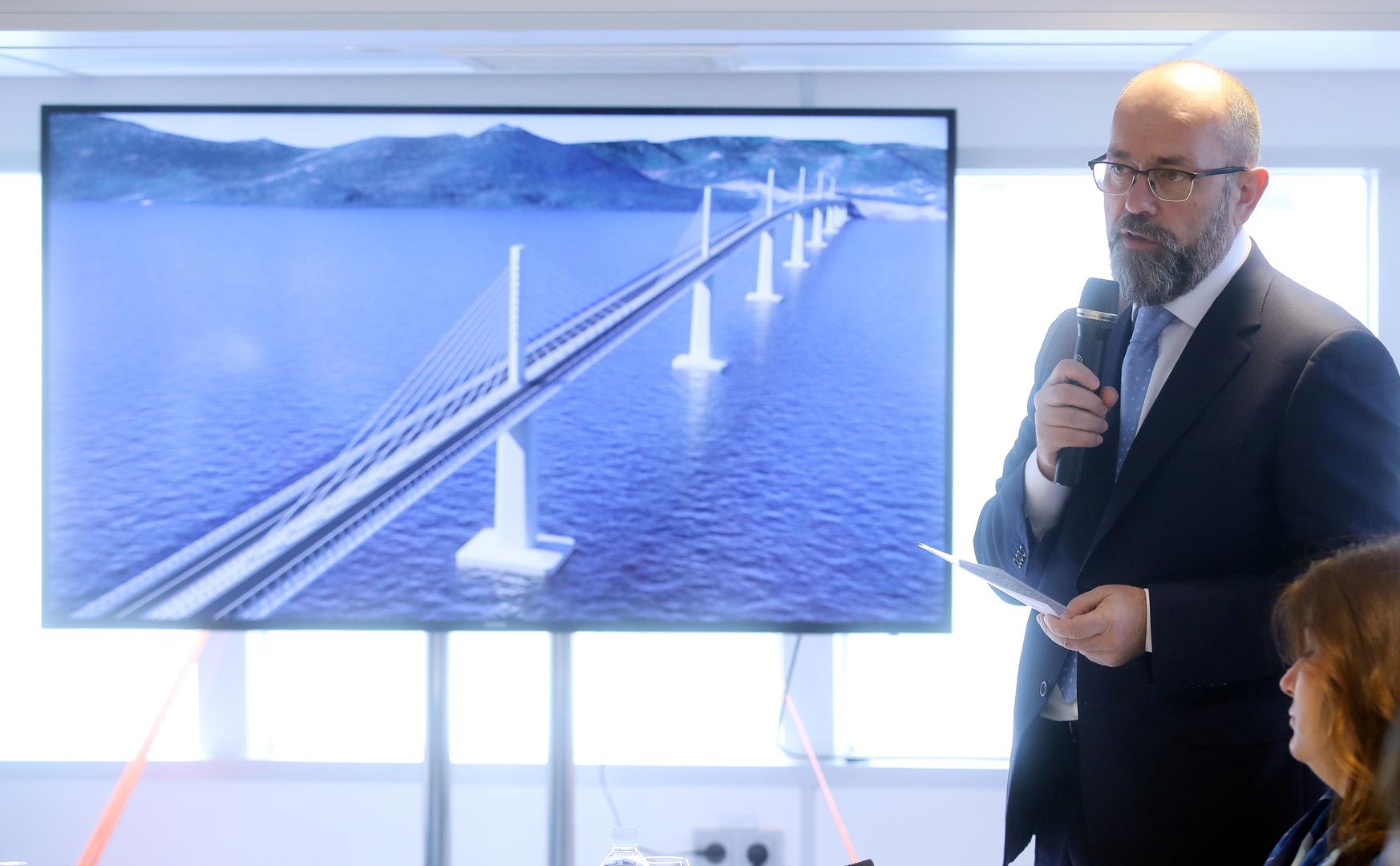 Premijerima se pokazao film o napretku radova na Pelješkom mostu