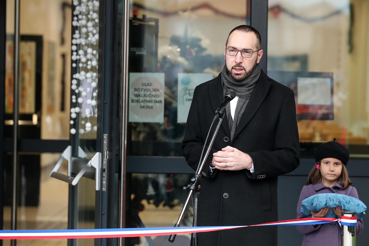 Zagreb: Gradonačelnik Tomašević otvorio i obišao područnu školu "Pongračevo"