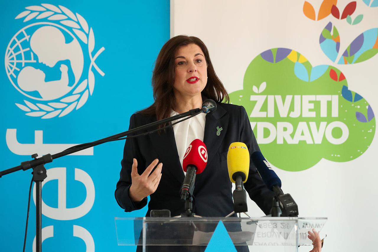 Zagreb: U X. gimnaziji Ivan Supek održana je konferencija kojom se najavila UNICEF-ova humanitarna utrka Mlije?na staza