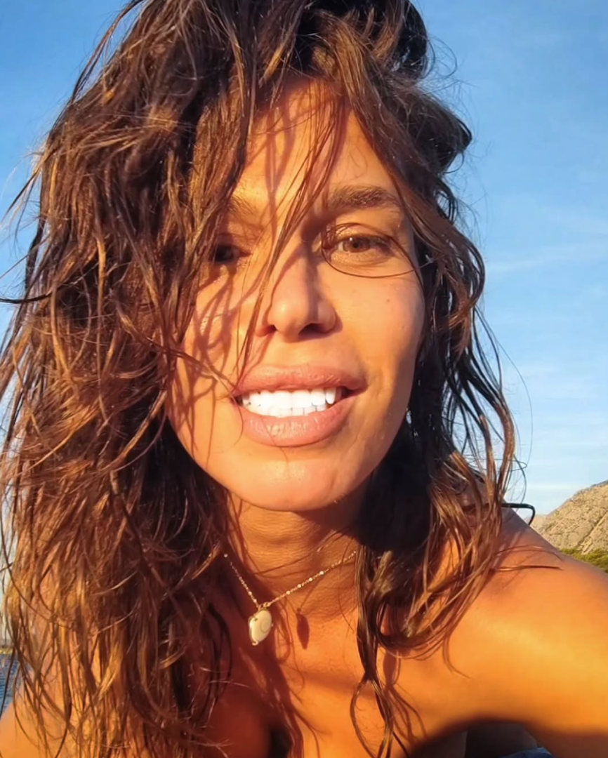 Prije dvije godine, otkrila je, silikoni su joj pukli te ih je morala zamijeniti. Nakon boravka u Dubaiju, radila je kao hostesa na Ibizi, a potom se, kako sama navodi, posvetila svojoj istinskoj strasti – jogi