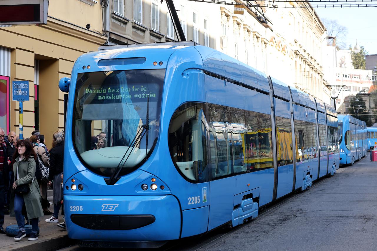 Zagreb. Zbog zastoja "jedanaestice" u Draškovićevoj u smjeru juga stvaraju se velike gužve