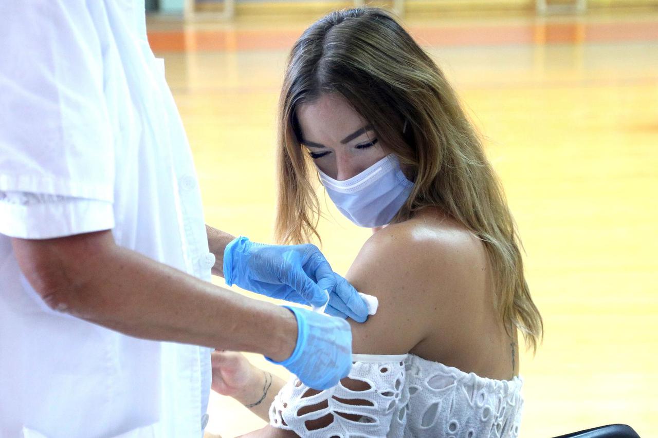 Šibenik: Zadovoljavajući odaziv stanovništva na cijepljenje protiv koronavirusa