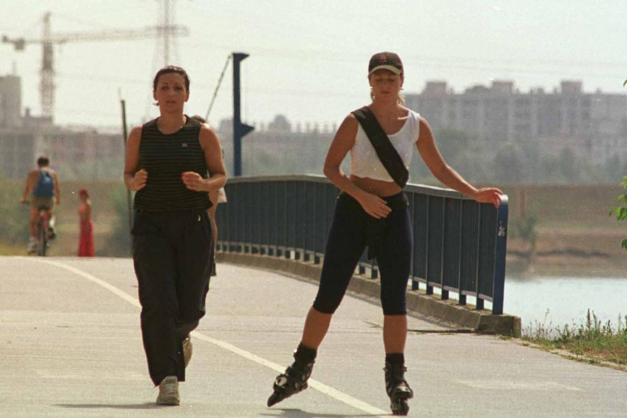 \'gradska...zgb...19.08.2001. jarun-rolanje i trcanje snimio:boris scitar\'