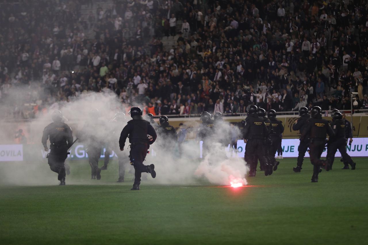 Split: ?etiri kafi?a, polufinale, Plave kave - Tropico