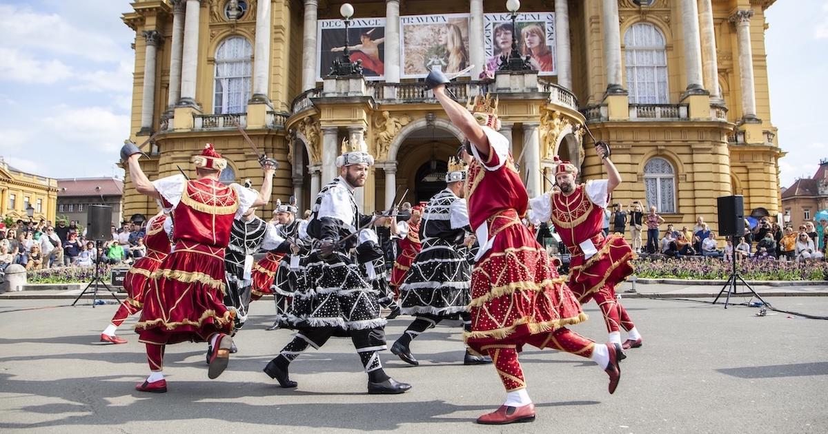 Vikend korčulanskih plesova s mačevima: morešku i kumpaniju gledat ćemo Trgu bana Jelačića i Zrinjevcu