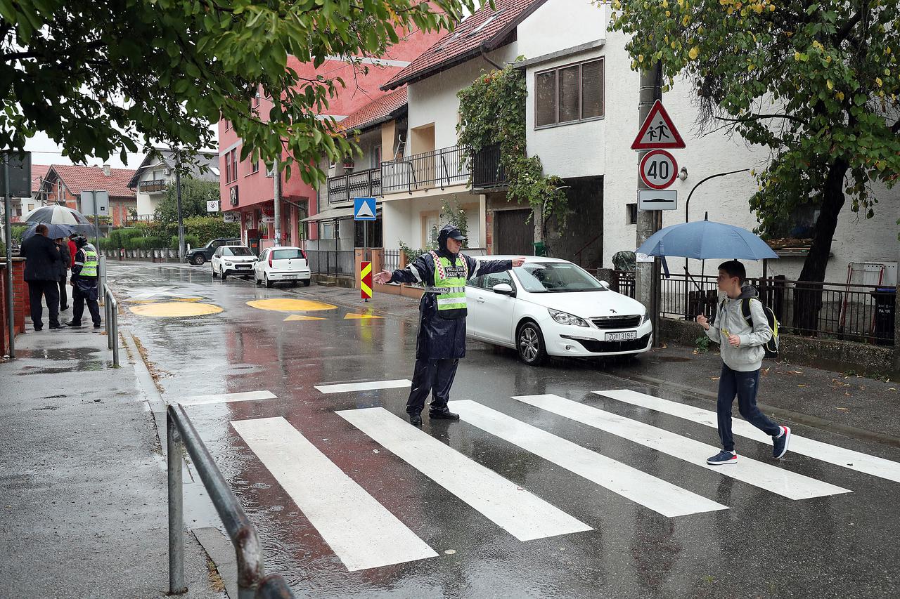 Milan Bandić posjetio školu u Vukomercu
