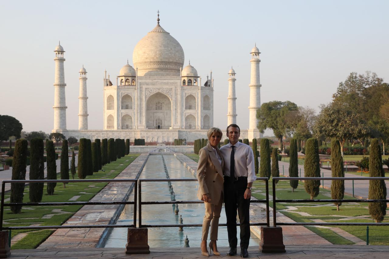 Francuski predsjednik je sa suprugom posjetio Taj Mahal