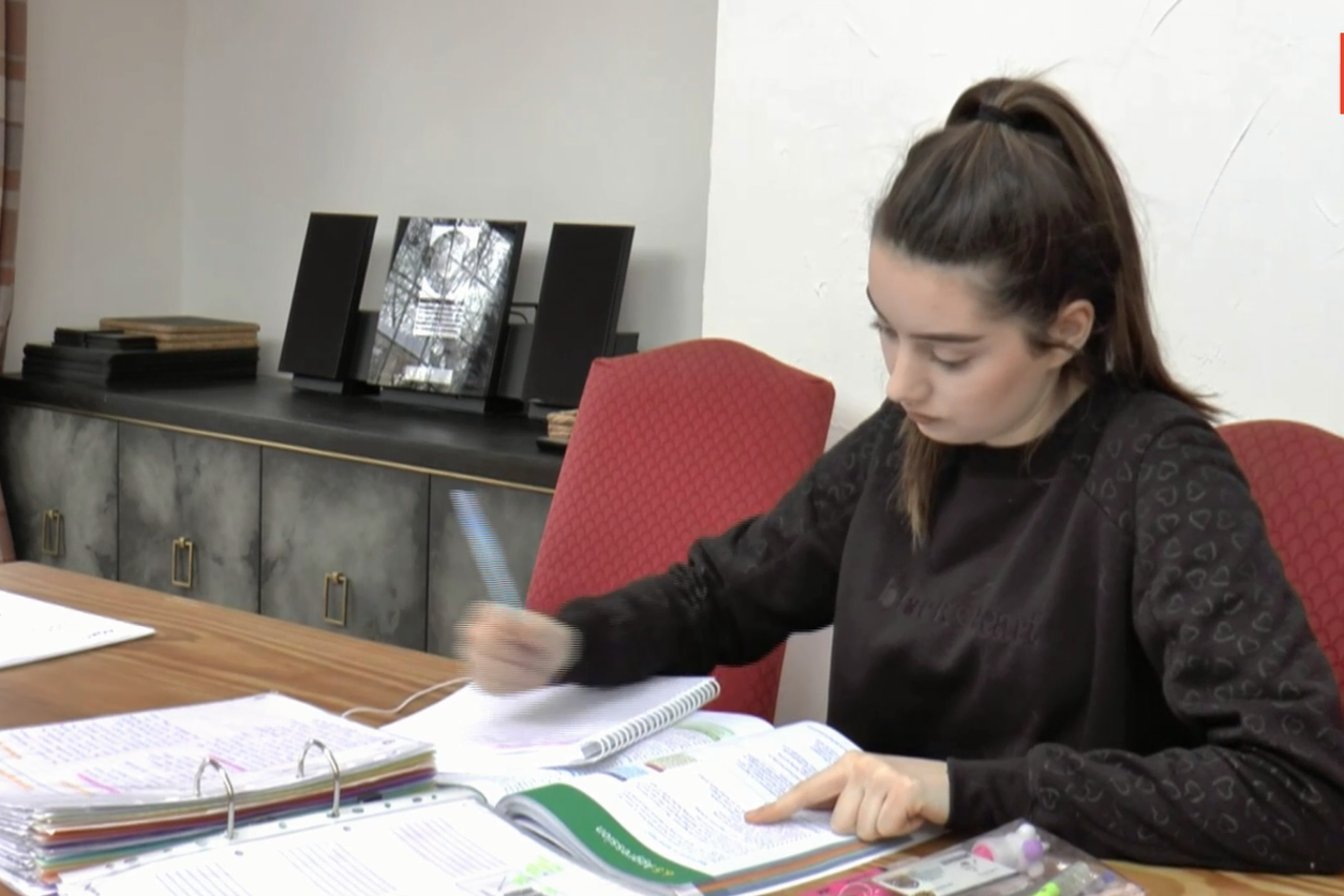 Učenica išla na detektor laži