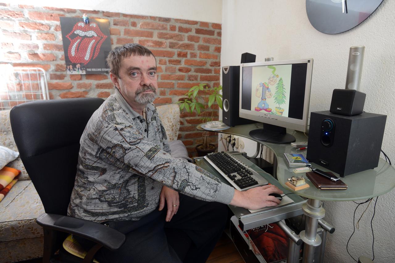 09.02.2015., Lepoglava - Stjepan Pavleković dobio je kaznu od 1000 kuna zbog objavljivanja slika na Facebook profilu na kojima su vidljivi simboli marihuane. Photo: Marko Jurinec/PIXSELL