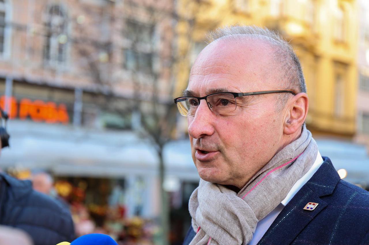 Zagreb: Gordan Grlić Radman pozirao na špici sa suprugom te dao izjavu za medije