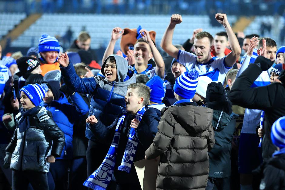 Slavljenička atmosfera Osijeka, Dinamo nije uspio zadržati vrh