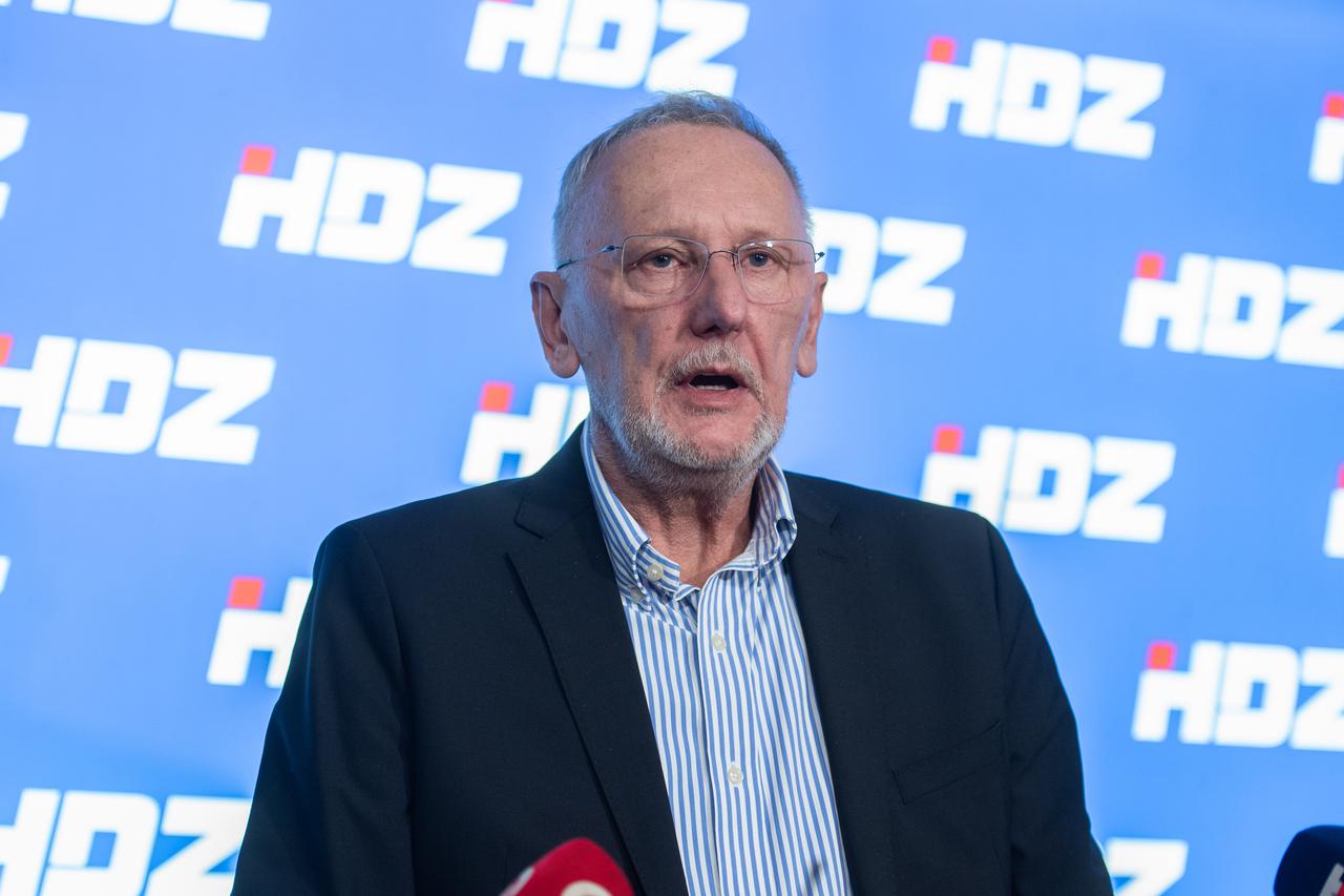 Zagreb:  Ministar Božinović dao je izjavu za medije nakon sjednice šireg Predsjedništva stranke