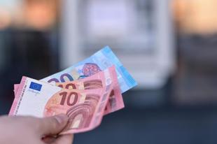 How much salary is enough to live a decent life in Croatia? Here's what our famous analysts say