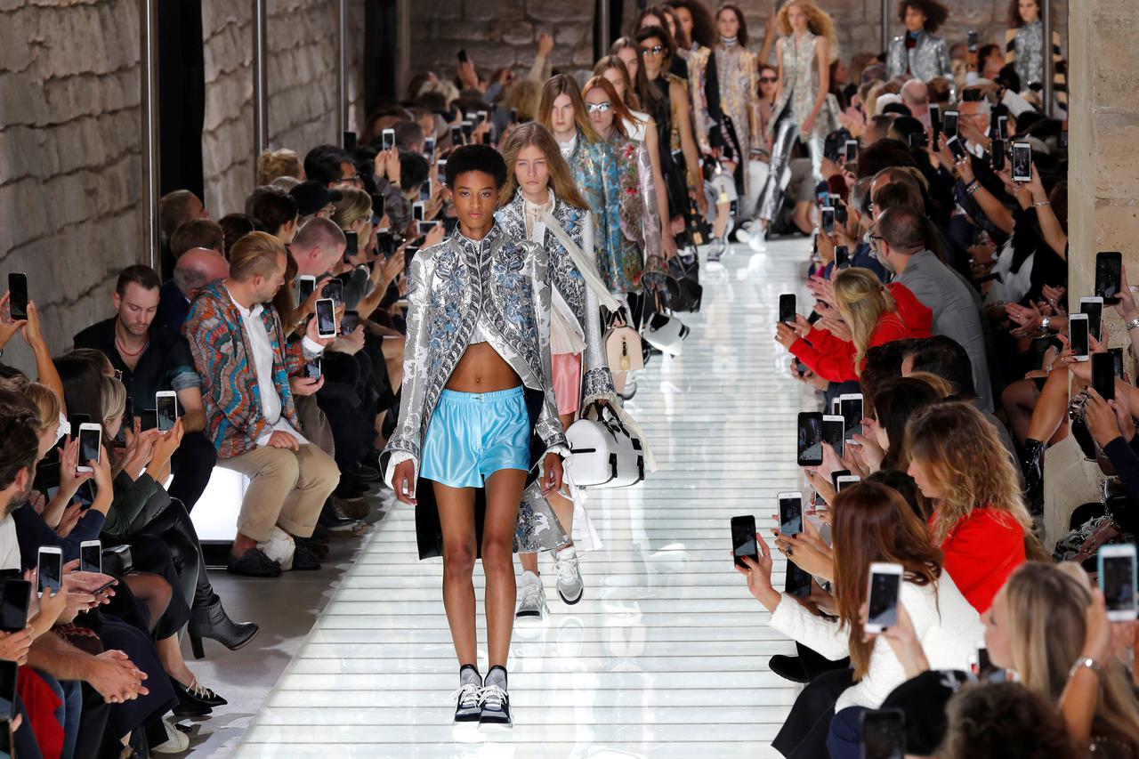 Louis Vuitton revija u Parizu