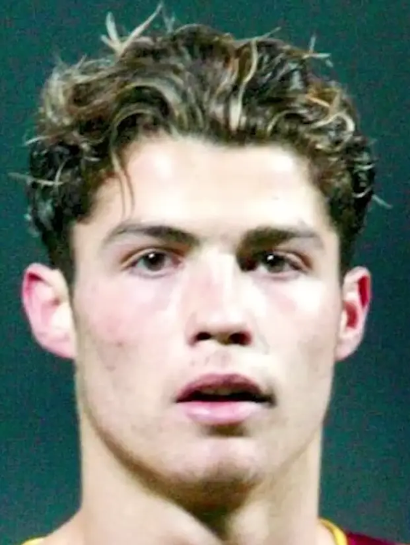 Njegov status globalne ikone potvrđuju i financijski pokazatelji koji prkose logici. Prema posljednjim procjenama, Ronaldov ugovor i sponzorske obveze donose mu dnevnu zaradu koja se kreće između nevjerojatnih 550 i 600 tisuća eura.