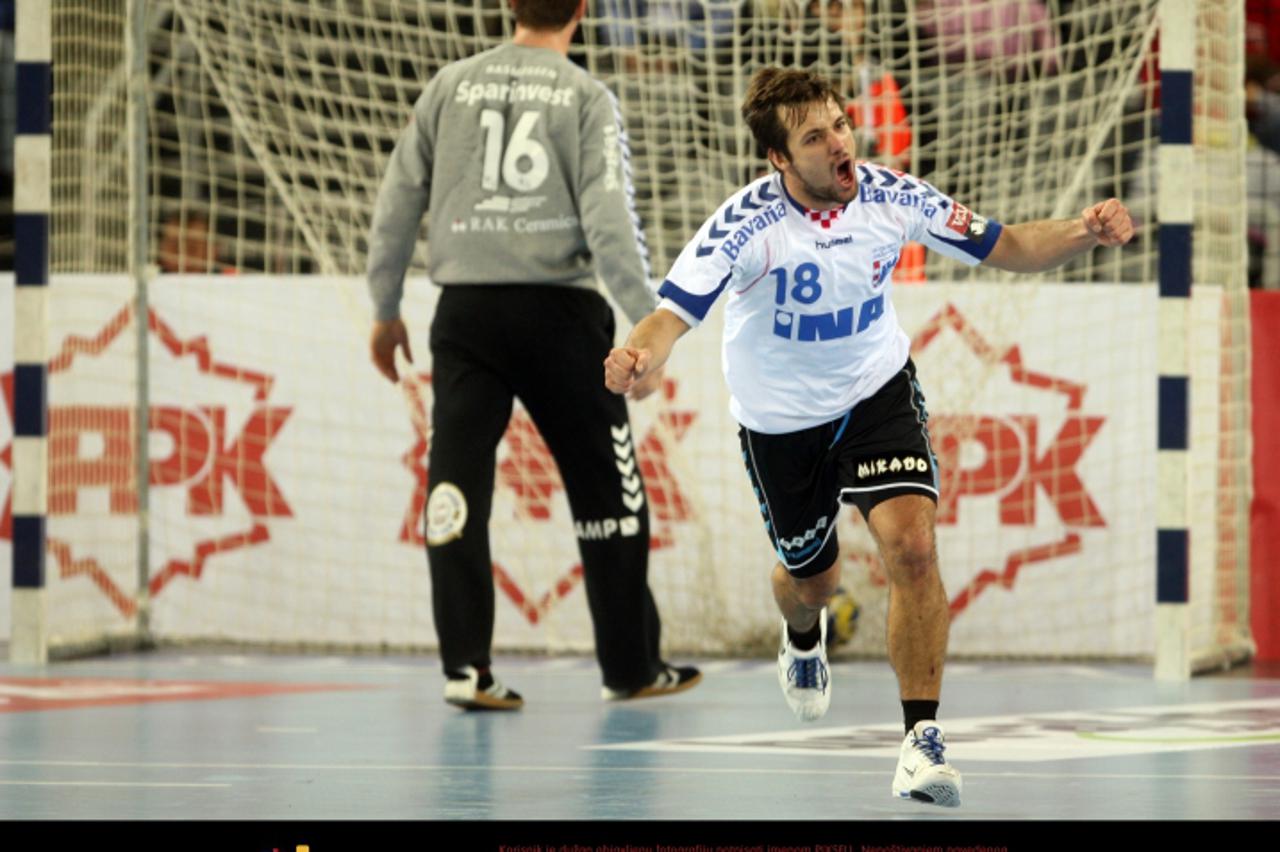 \'28.11.2010., Arena Zagreb, Zagreb - Liga prvaka, 5. kolo, Zagreb - Flensburg. Soren Rasmussen, Zlatko Horvat.  Photo: Zeljko Hladika/PIXSELL\'
