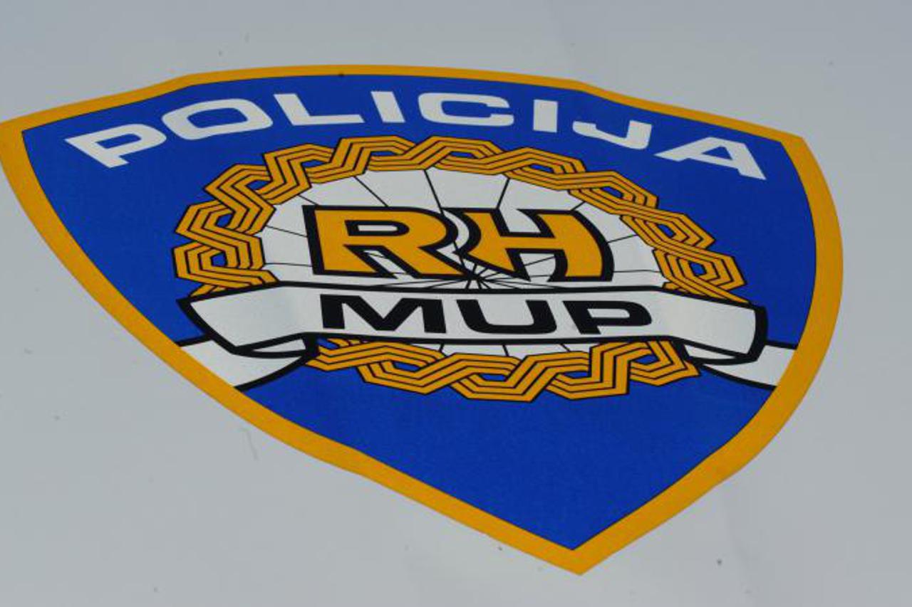 policija
