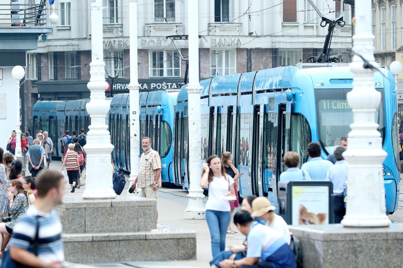 Kvar tramvaja na trgu bana Josipa Jelačića