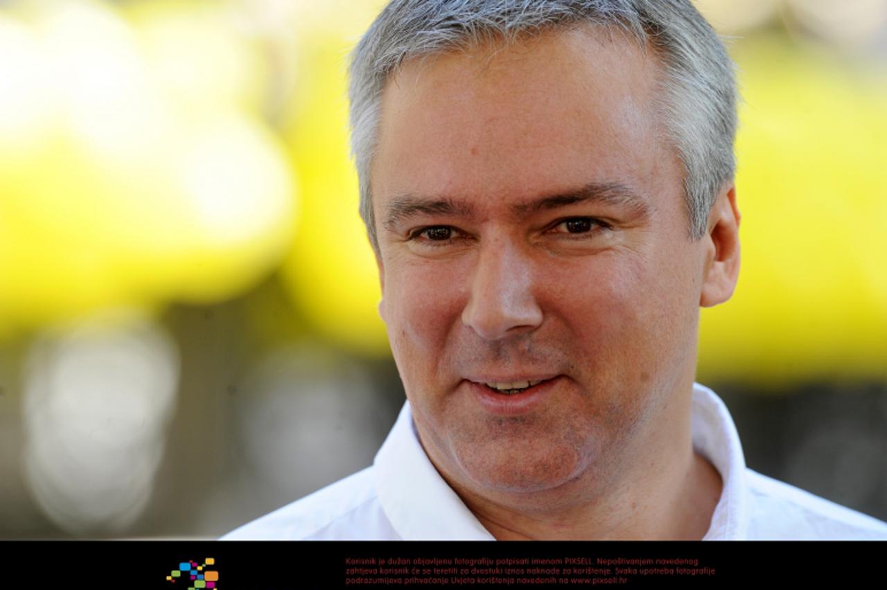 '02.10.2011., Zagreb - HSLS Grada Zagreba prezentira ideje o izlasku iz krize .Darinko Kosor .  Photo: Daniel Kasap/PIXSELL'