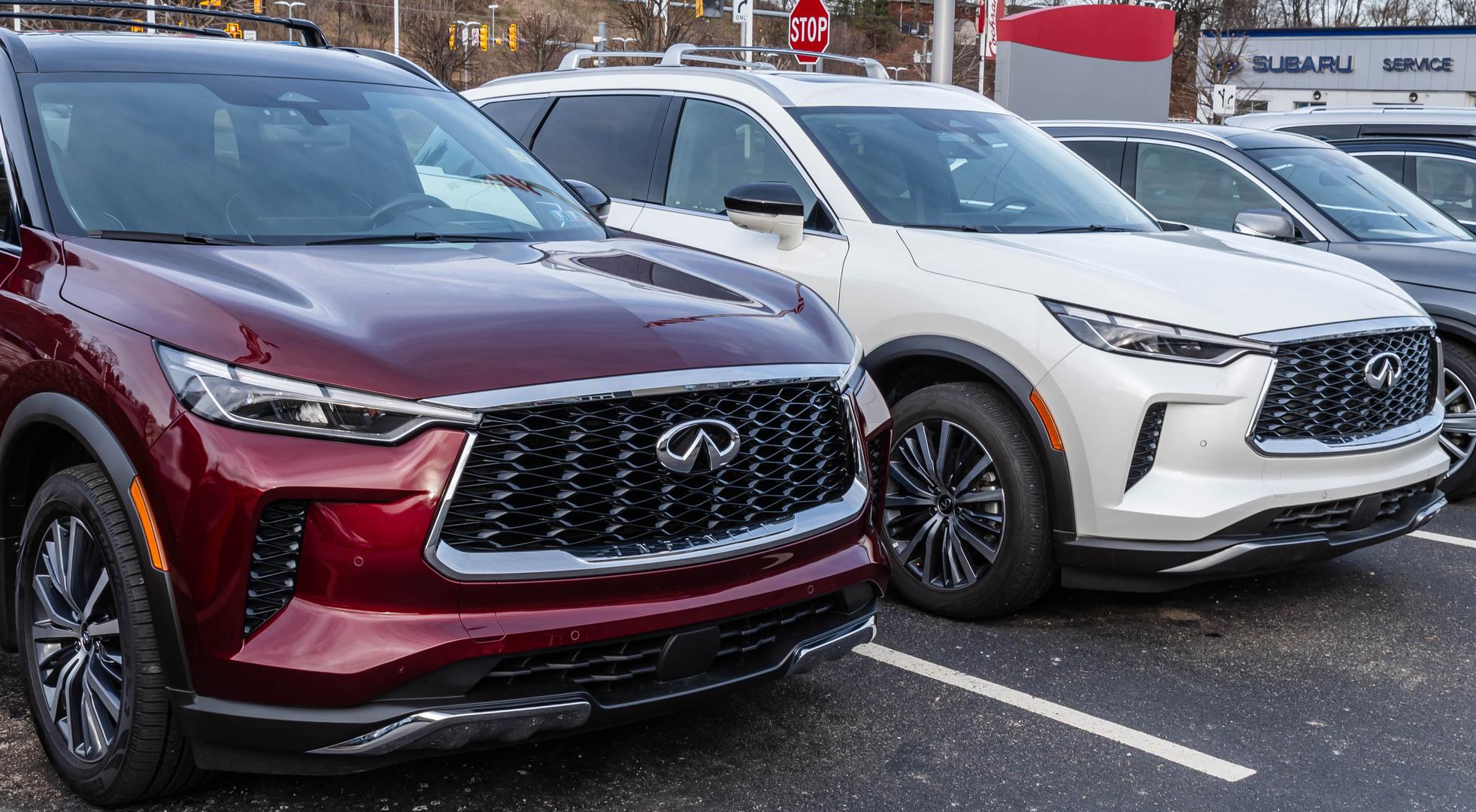 Infiniti: Ukupni troškovi održavanja tijekom 10 godina - 8.500 dolara. Većina kupaca automobila očekuje da će platiti malo više za luksuznu marku kao što je Infiniti, ali malo njih shvaća koliko ih to može dugoročno koštati. Prvih pet godina održavanja obično košta 2150 dolara. Druga polovica prvog desetljeća vlasništva u prosjeku iznosi oko 6350 dolara.