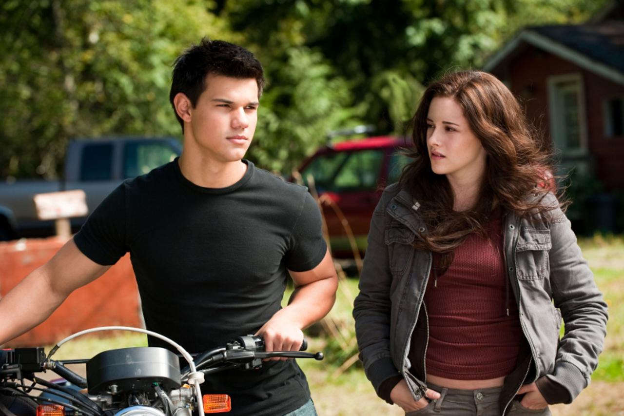 'TAYLOR LAUTNER and KRISTEN STEWART star in THE TWILIGHT SAGA: ECLIPSE'