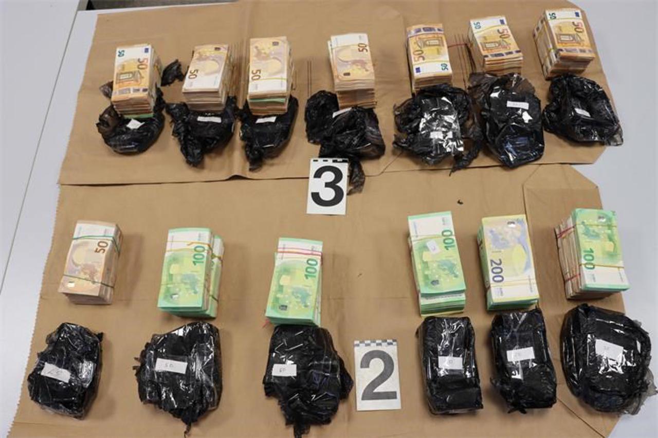 Drvenik Veli: Predsjednik Zoran Milanović položio je vijenac na spomen obilježju “Majka Domovina”