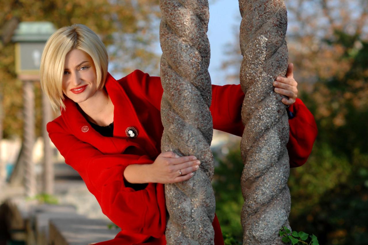 'ekr . .zagreb. . . 05,10..2009. ana brdaric,urednica vijesti rtl-a Photo: Boris Scitar/Vecernji list..... EKSKLUZIVNA PRAVA ZA OBJAVLJIVANJE OVIH FOTOGRAFIJA IMA SAMO VECERNJI LIST!!!!!!'