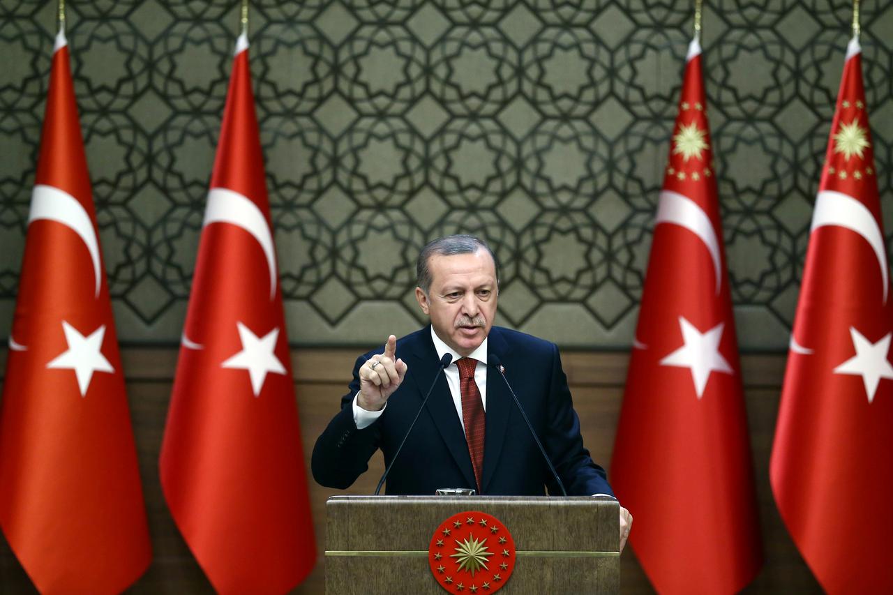 Turkish President Tayyip Erdogan makes a speech during his meeting with mukhtars at the Presidential Palace in Ankara, Turkey, October 26, 2016. Yasin Bulbul/Presidential Palace/Handout via REUTERS ATTENTION EDITORS - THIS PICTURE WAS PROVIDED BY A THIRD 