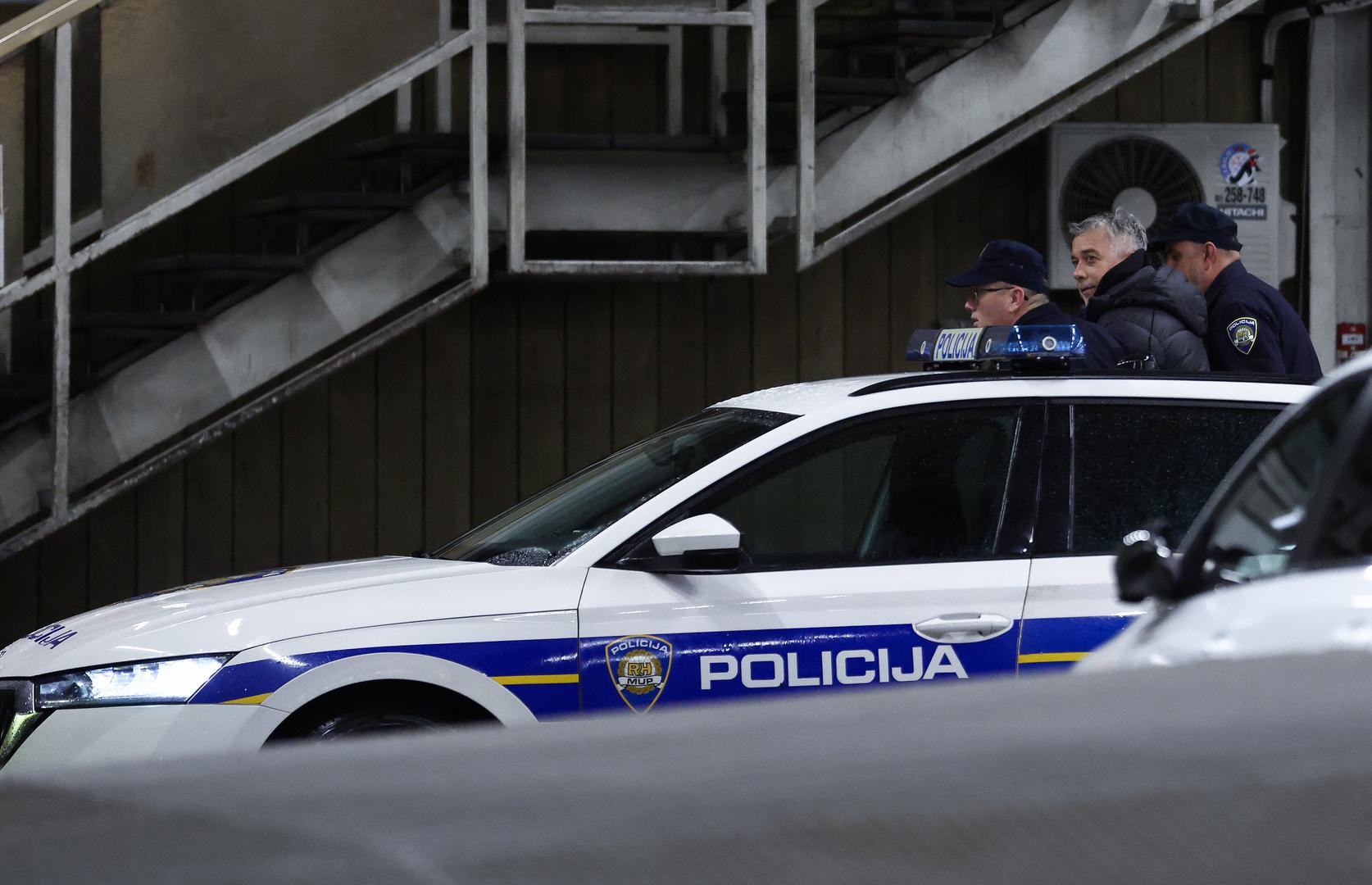 Među osumnjičenima su bivši dužnosnici saveza, dok je ključni osumnjičeni Vedran Pavlek trenutno u inozemstvu i nedostupan istražiteljima. 