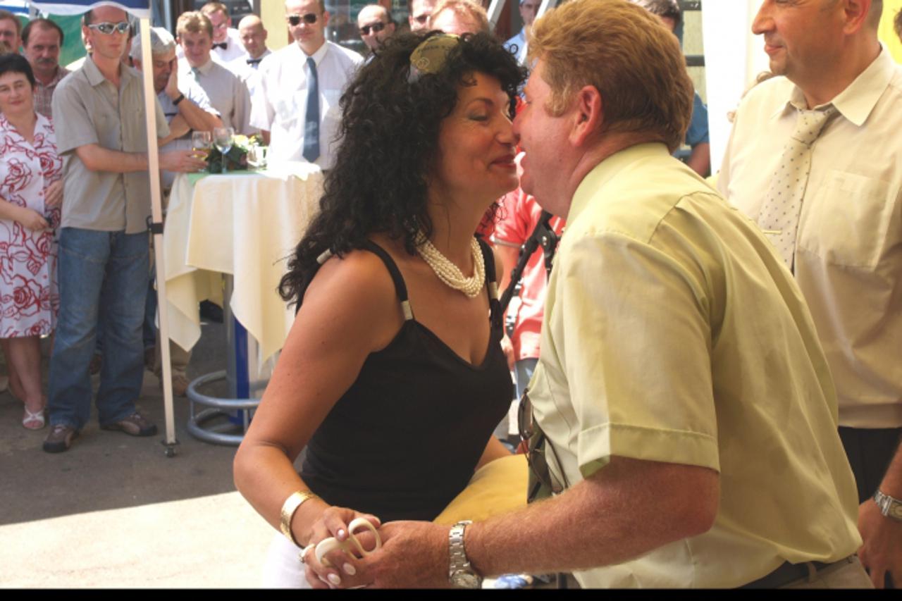 \'16.07.2007., Bjelovar - Visnja i Zdravko Pevec na obiteljskom imanju u Srednjim mostima.  Photo: Davor Visnjic/Vecernji list\'