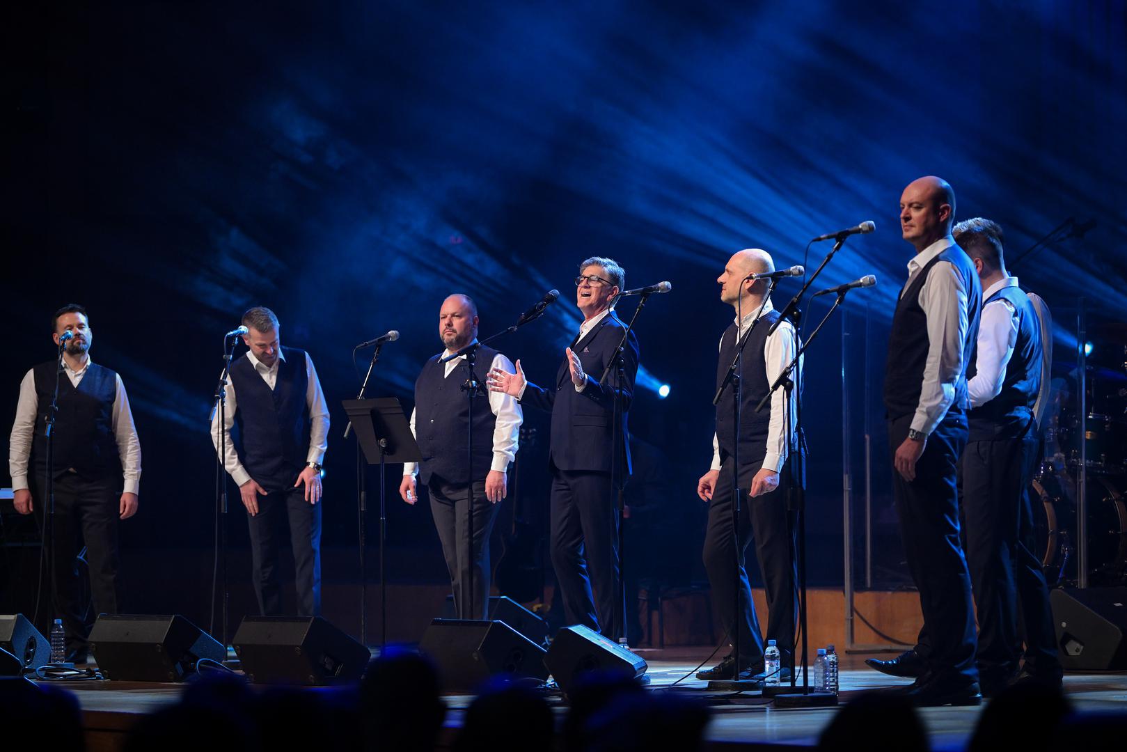 Kad ljubav i glazba idu ruku pod ruku, nastaju večeri koje se ne zaboravljaju. Zagrebački Lisinski ponovno je postao mjesto čiste emocije, nostalgičnih nota i nezaboravnih trenutaka – jer Rišpet je još jednom rasprodao Lisinski i to dva dana za redom. 