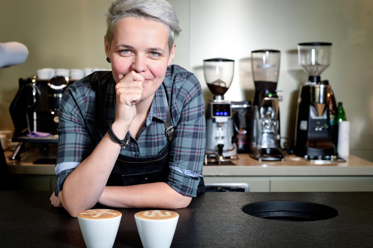 Baristica Agnieszka Rojewska održala radionicu u pržionici kave Hug&Punch