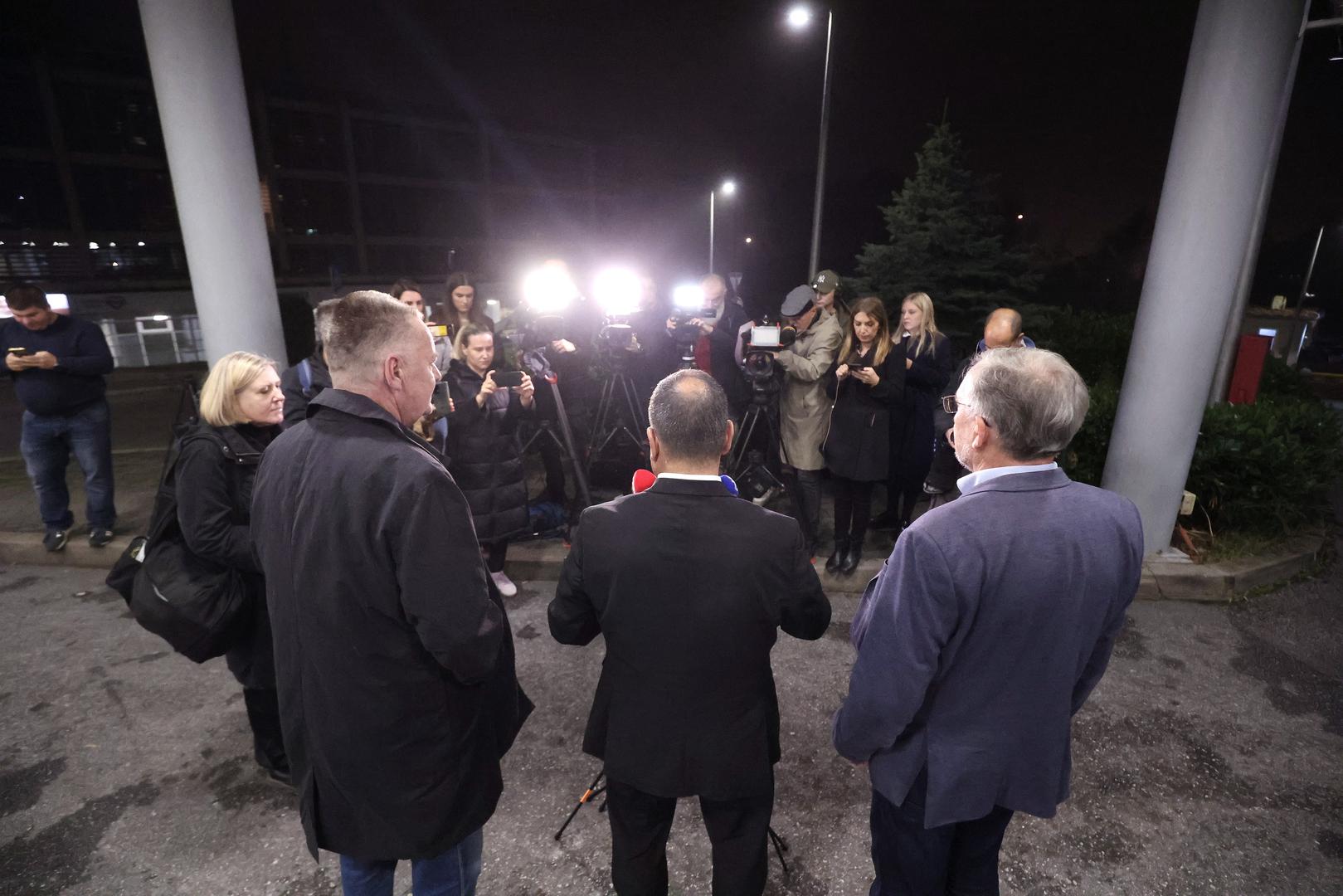 07.11.2023., Zagreb - Hitni prijem bolnice Rebro. Zbog zaprimljenih pacijenata uslijed konzumacije navodno kontaminirane mineralne vode Romerquelle Emotion Blueberry Pomegranate i-ili Coca Cole, ministar zdravstva Vili Beros, Krunoslav Capak i zamjenik ravnatelja bolnice Milivoj Novak obratili su se medijima. Photo: Sanjin Strukic/PIXSELL