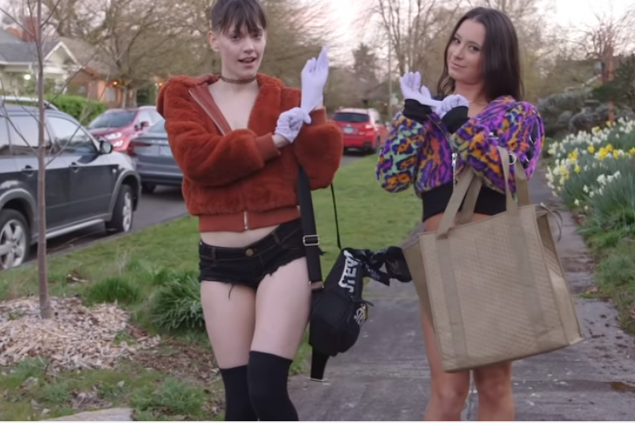 Striptizete postale dostavljačice hrane