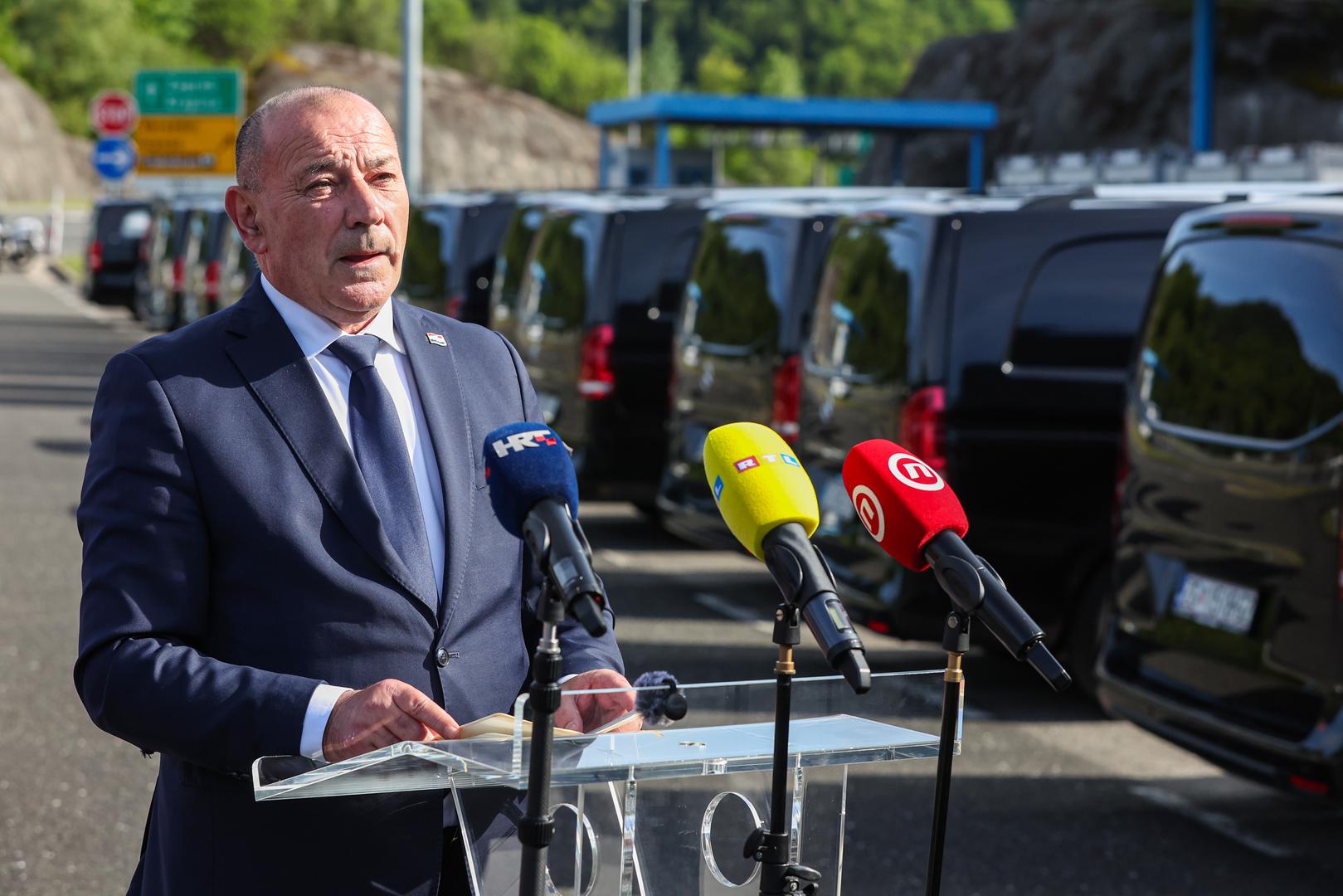 Dodao je kako individualna identifikacija neće biti moguća zbog fragmentiranosti posmrtnih ostataka, ali slijedi detaljna antropološka obrada i organizacija dostojanstvenog ukopa u Hrvatskoj.

