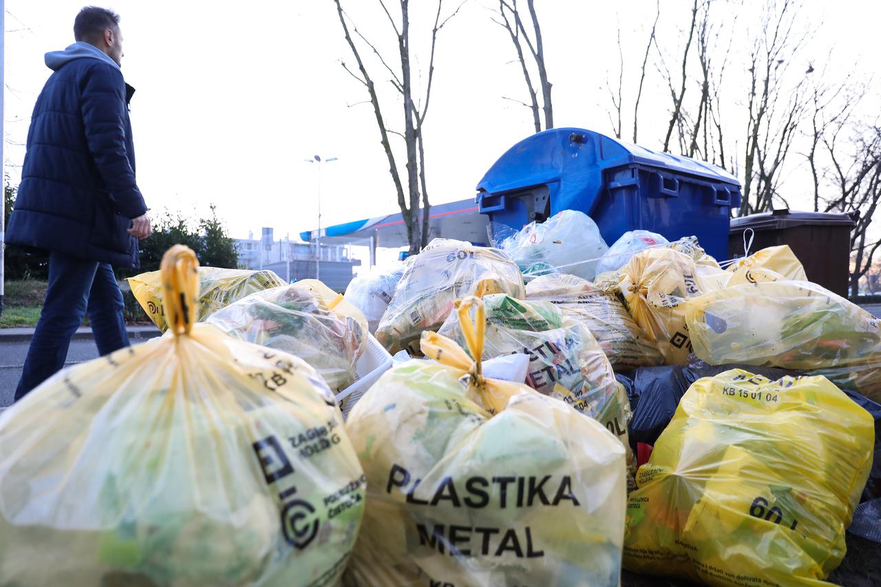 Zagreb : Velike količine otpada nakon blagdana