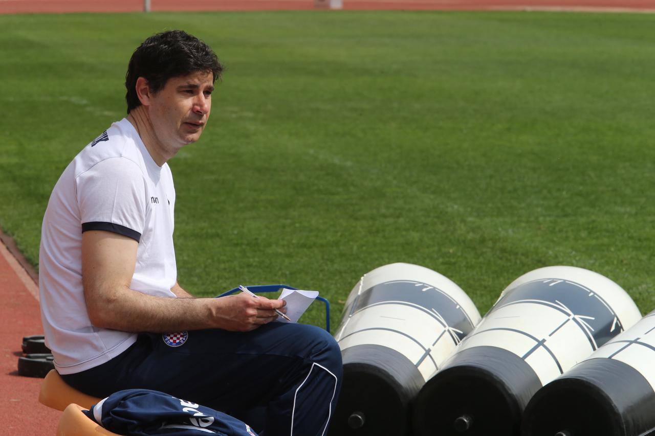 14.04.2015., Split - Goran Vucevic odradio trening s  igracima Hajduka na glavnom terenu u Poljudu.  Photo: Ivo Cagalj/PIXSELL