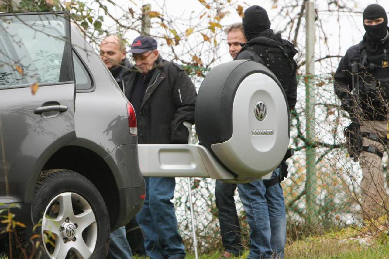 Nakon pretresa kuće Boljkovac prepraćen na Županijski sud u Zagrebu (1)