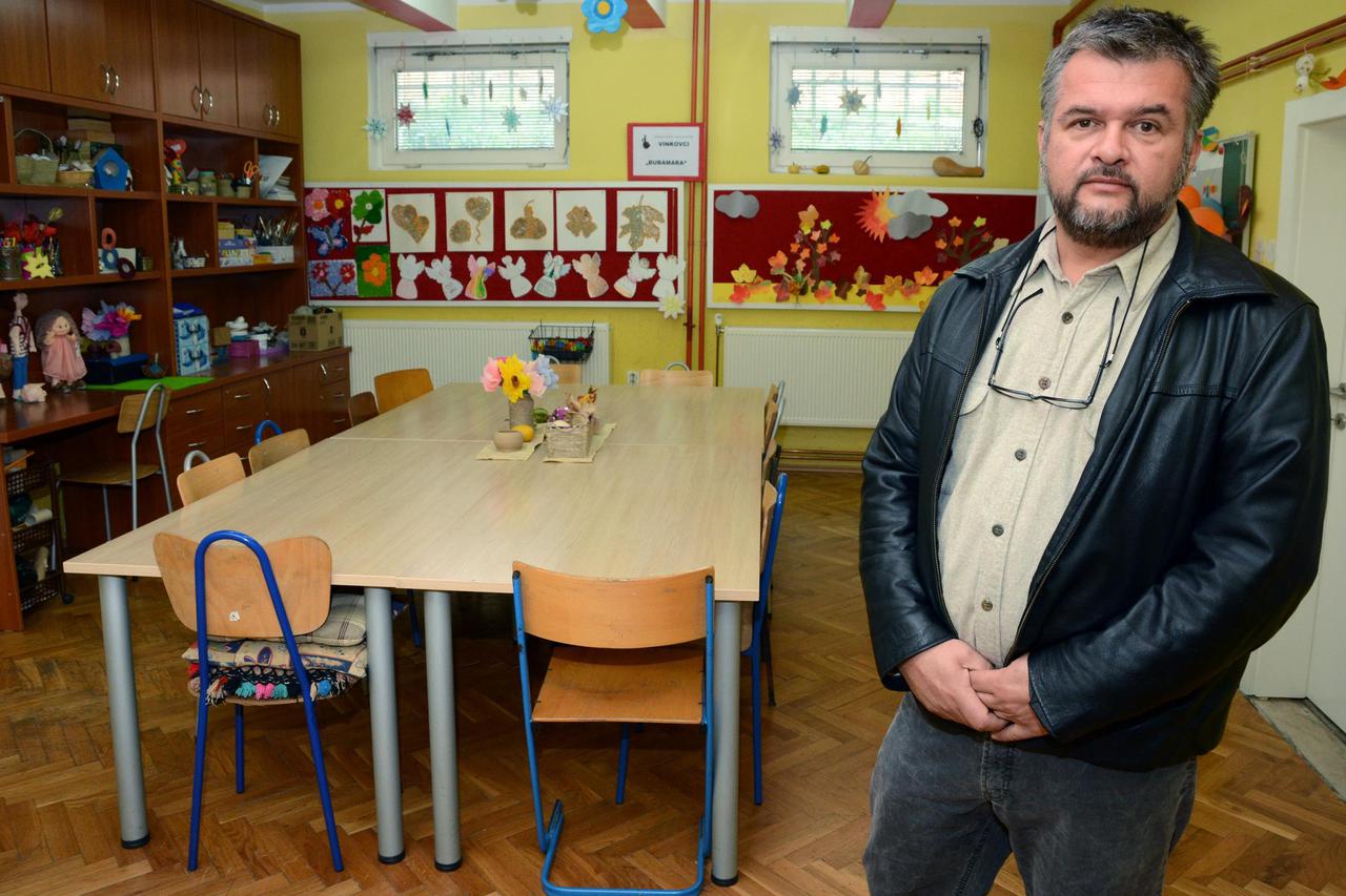 19.11.2014., Vinkovci - Tomislav Velica, predsjednik udruge osoba s invaliditetom Bubamara. Photo:Goran Ferbezar/Pixsell