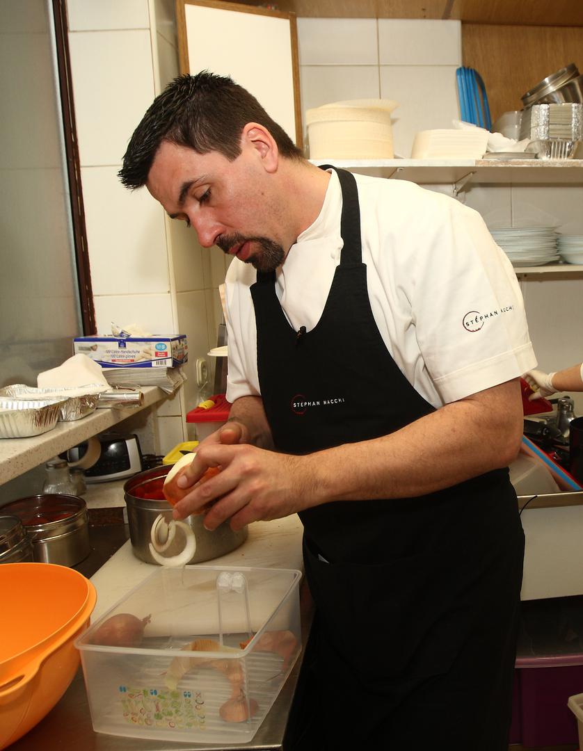 Zanimljivo je kako je sada na društvenoj mreži Facebook otkrio da je napravio veliki zaokret u karijeri. 