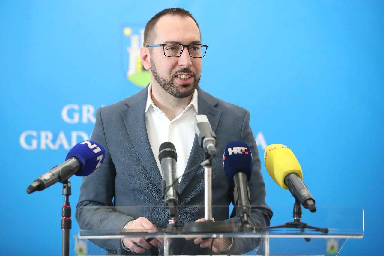 Tomislav Tomašević održao je konferenciju za medije na kojoj je govorio o aktualnim temama u gradu Zagrebu