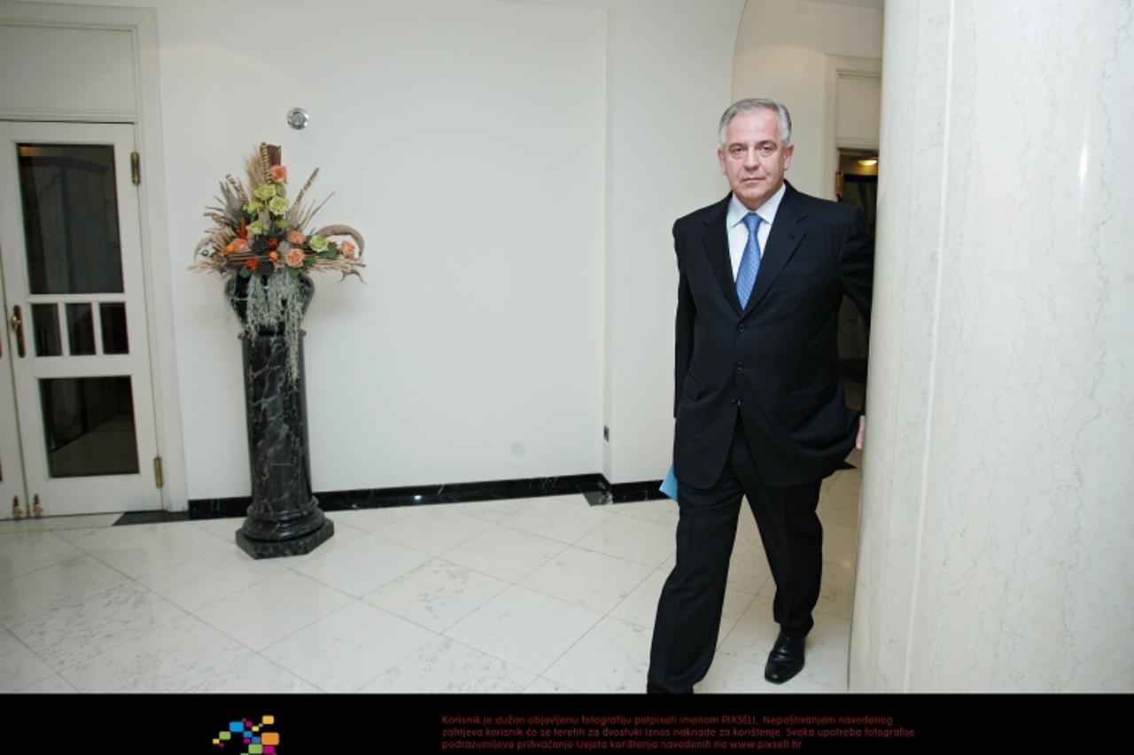 '18.11.2010., Hrvatski sabor, Zagreb - Konferencija za medije bivseg premijera Ive Sanadera. Photo: Sanjin Strukic/PIXSELL'