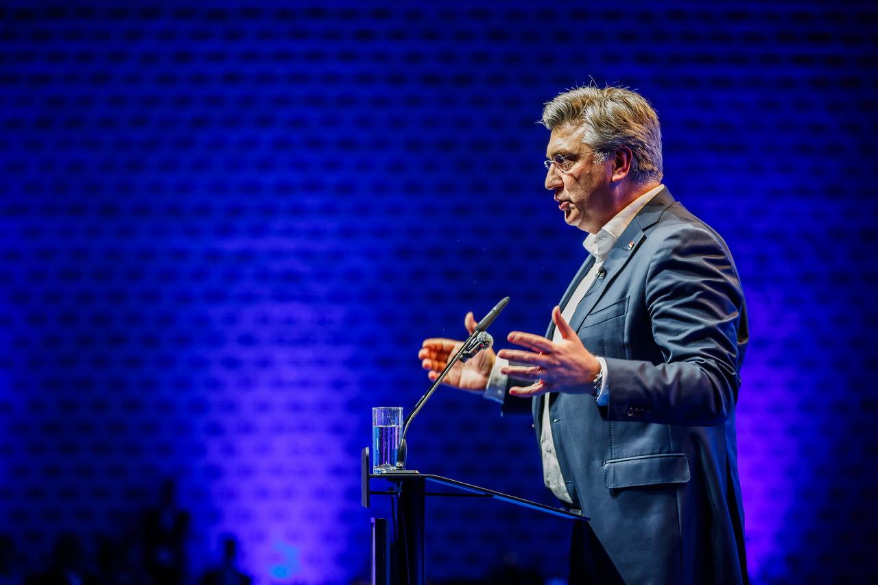 Split: Predizborni skup HDZ-a i EPP-a za europske izbore u dvorani Gripe