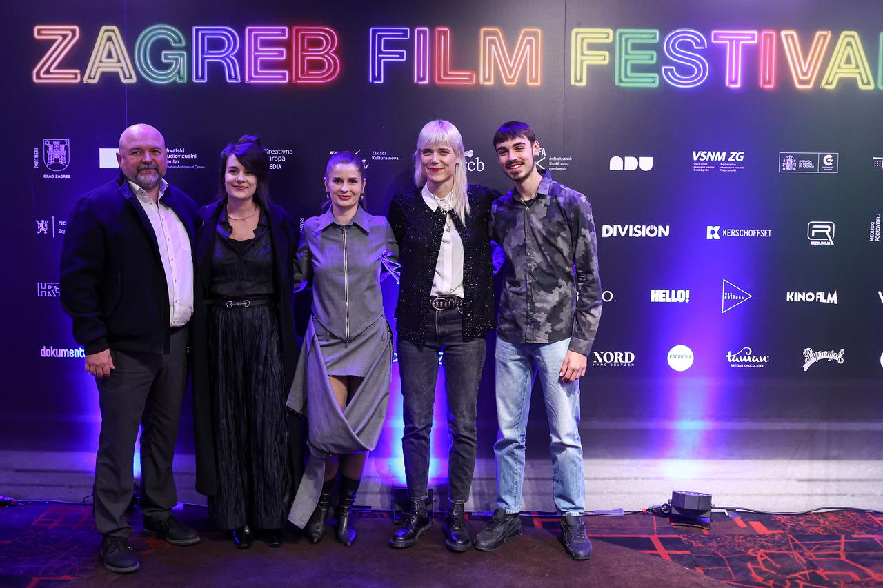 Glumci Nikša Butijer, Tina Orlandini, Ana Marija Veselčić, Mauro Ercegović Gracin i redateljica Hana Jušić