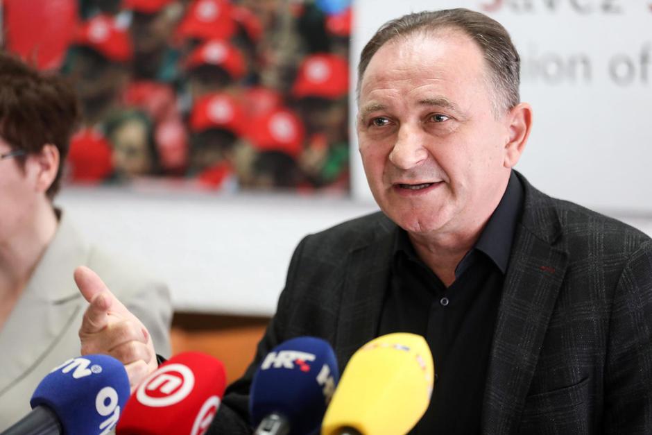 Zagreb: Konferencija za medije Saveza samostalnih sindikata Hrvatske 