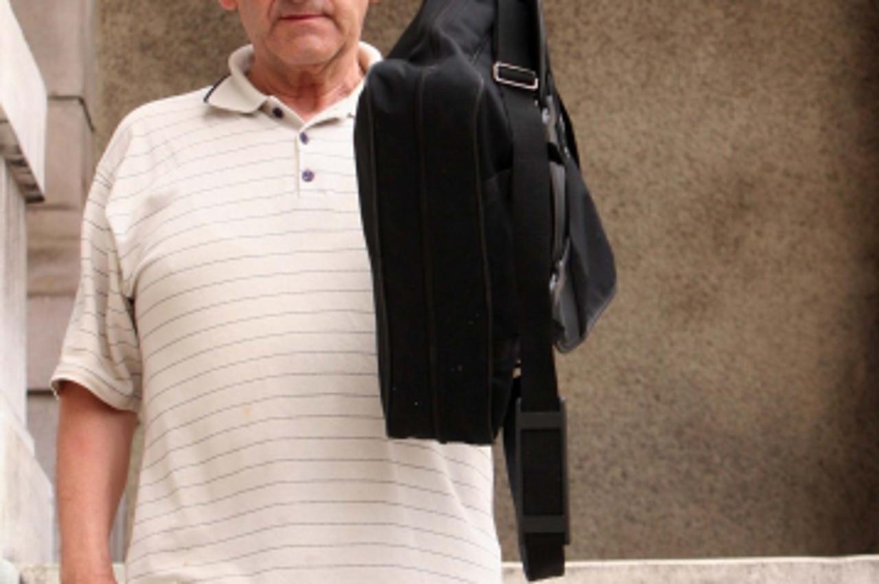 '14.06.2007., Rab - Pedofilija u crkvi. crkva sv. Lucija u Banjolu. Pustanje iz pritvora u Rijeci svecenika Drage Ljubicica, optuzenog za pedofiliju. Photo: Nel Pavletic/24sata'